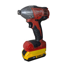 Charger l'image dans la galerie, Adaptateur de batterie DeWalt 20V vers Milwaukee 18V