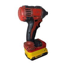 Charger l'image dans la galerie, Adaptateur de batterie DeWalt 20V vers Milwaukee 18V