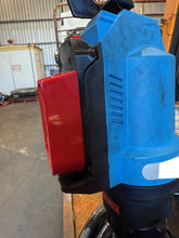 Charger l'image dans la galerie, Adaptateur de batterie Milwaukee 18V vers MacNaught 18V (pompe, pistolet à graisse)
